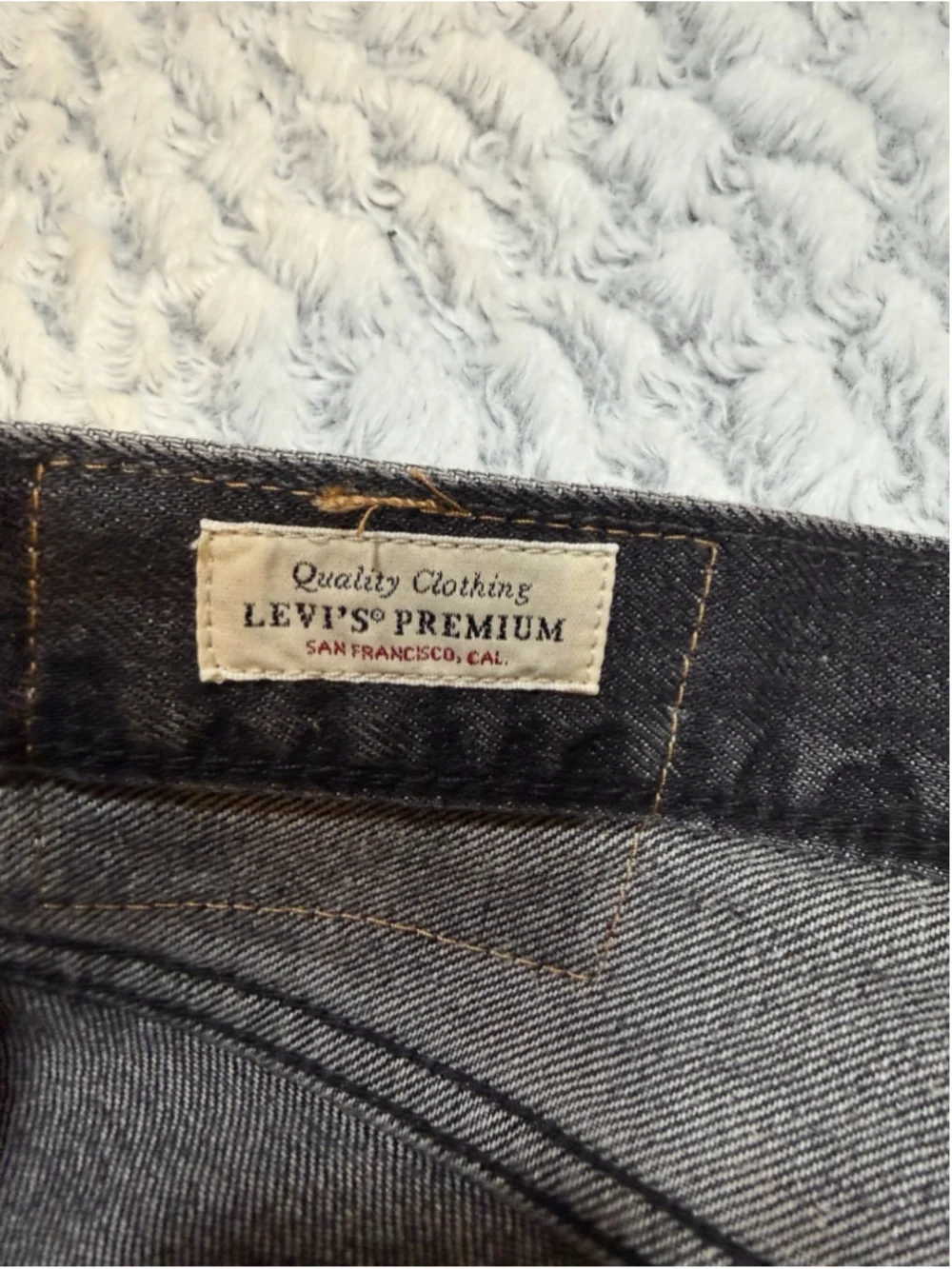 Levi's Premium Men's Gray Dark Wash Straight Regular Fit Denim Jeans 5-Pocket